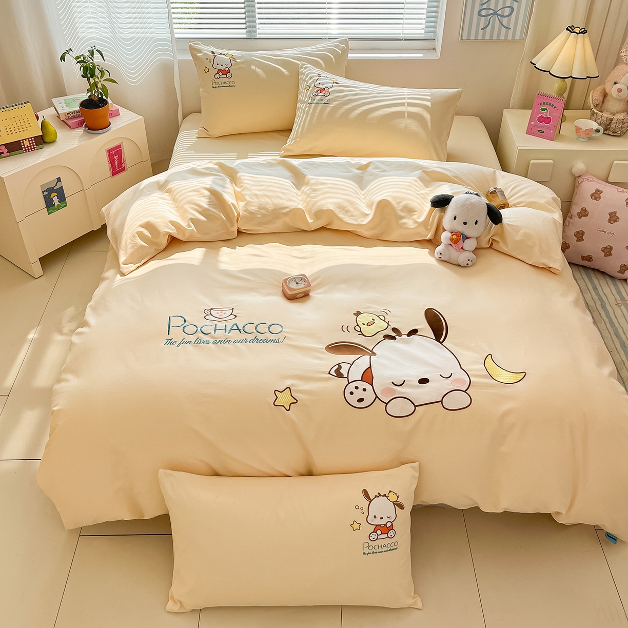 91家纺网 家纺一手货源 找家纺 蓝邻家纺 2025年新款全棉纯棉云柔棉三丽鸥刺绣四件套系列 晚安帕恰狗