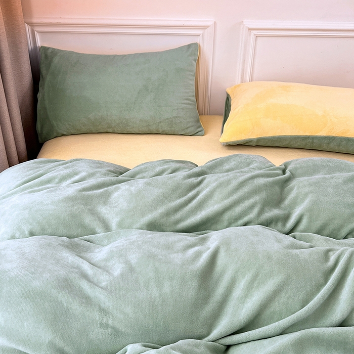 91家纺网 家纺一手货源 找家纺 居易简 2025秋冬新款ins风小红书高克重纯色双拼牛奶绒单被套三件套四件套系列 抹茶芝士