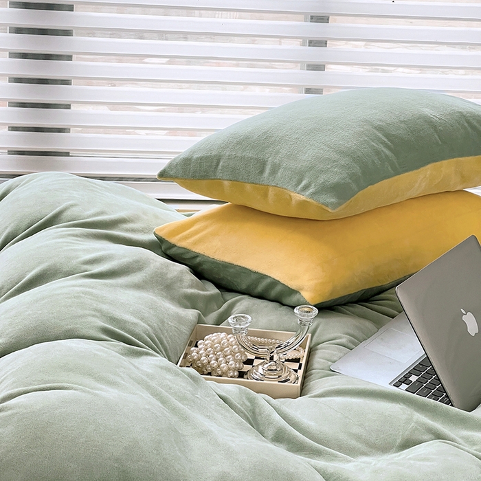 91家纺网 家纺一手货源 找家纺 居易简 2025秋冬新款ins风小红书高克重纯色双拼牛奶绒单被套三件套四件套系列 抹茶芝士