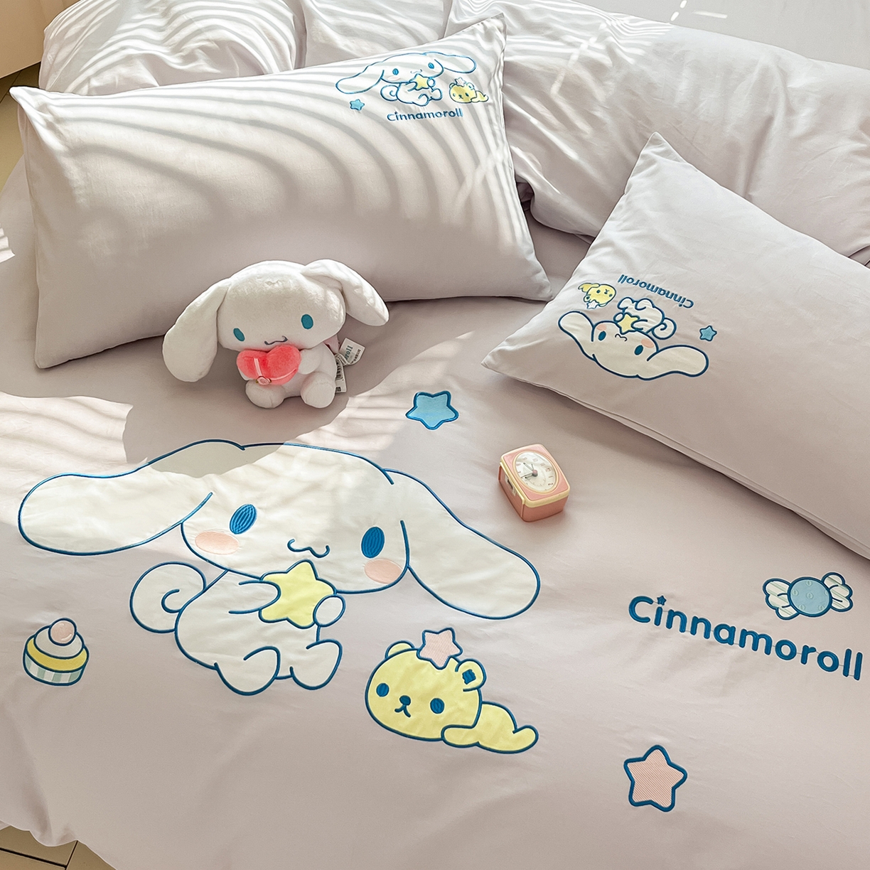 91家纺网 家纺一手货源 找家纺 蓝邻家纺 2025年新款全棉纯棉云柔棉三丽鸥刺绣四件套系列 星愿大耳狗