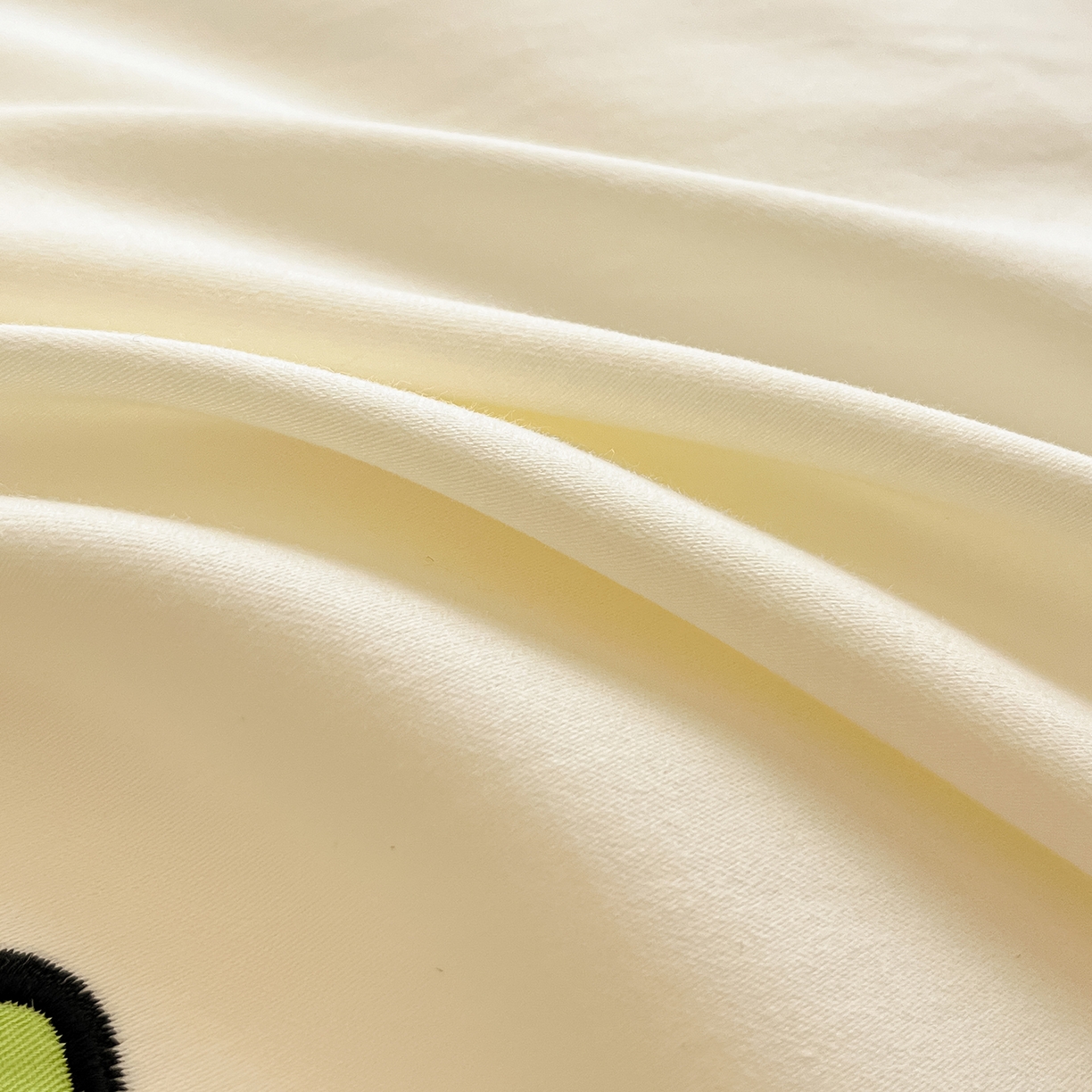 91家纺网 家纺一手货源 找家纺 蓝邻家纺 2025年新款全棉纯棉云柔棉三丽鸥刺绣四件套系列 元气大眼蛙