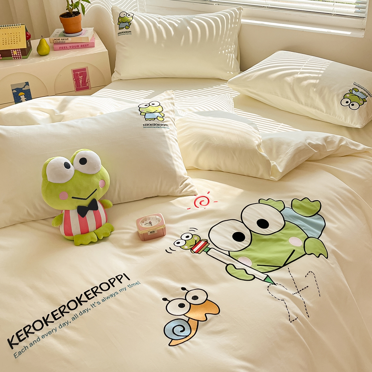 91家纺网 家纺一手货源 找家纺 蓝邻家纺 2025年新款全棉纯棉云柔棉三丽鸥刺绣四件套系列 元气大眼蛙