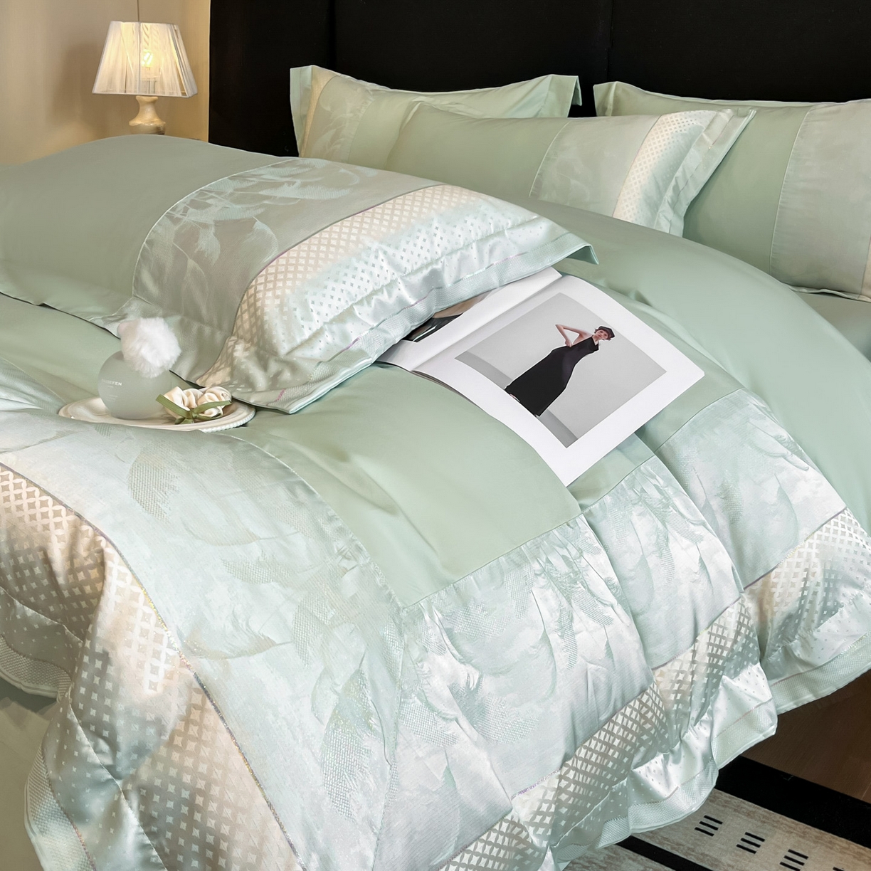 91家纺网 家纺一手货源 找家纺 博纳家纺 2025新款多色色织提花宽边高级简奢款纯棉四件套-山木花亭 山木花亭-繁星蓝