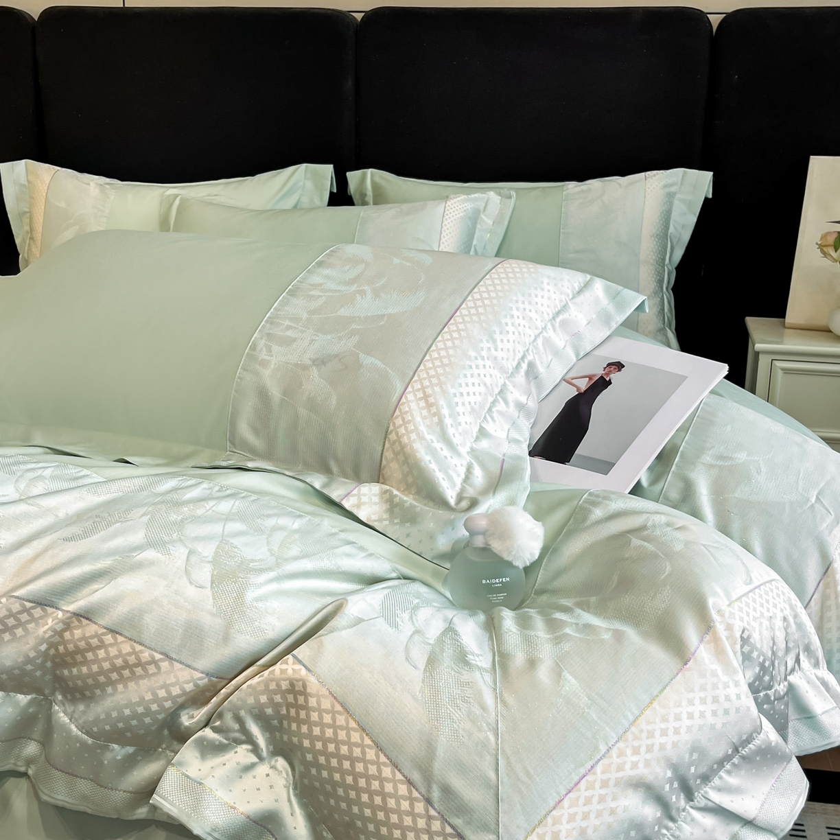 91家纺网 家纺一手货源 找家纺 博纳家纺 2025新款多色色织提花宽边高级简奢款纯棉四件套-山木花亭 山木花亭-繁星蓝