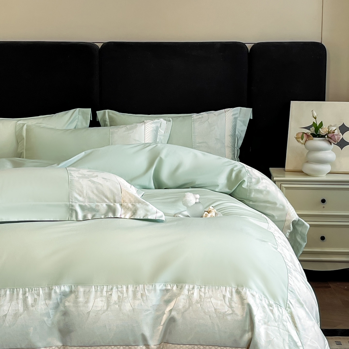 91家纺网 家纺一手货源 找家纺 博纳家纺 2025新款多色色织提花宽边高级简奢款纯棉四件套-山木花亭 山木花亭-繁星蓝