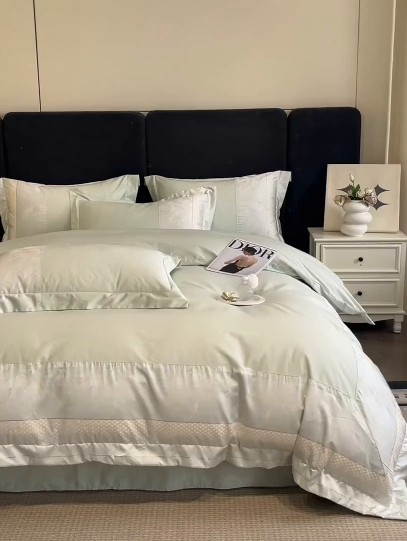 91家纺网 家纺一手货源 找家纺 博纳家纺 2025新款多色色织提花宽边高级简奢款纯棉四件套-山木花亭 山木花亭-繁星蓝