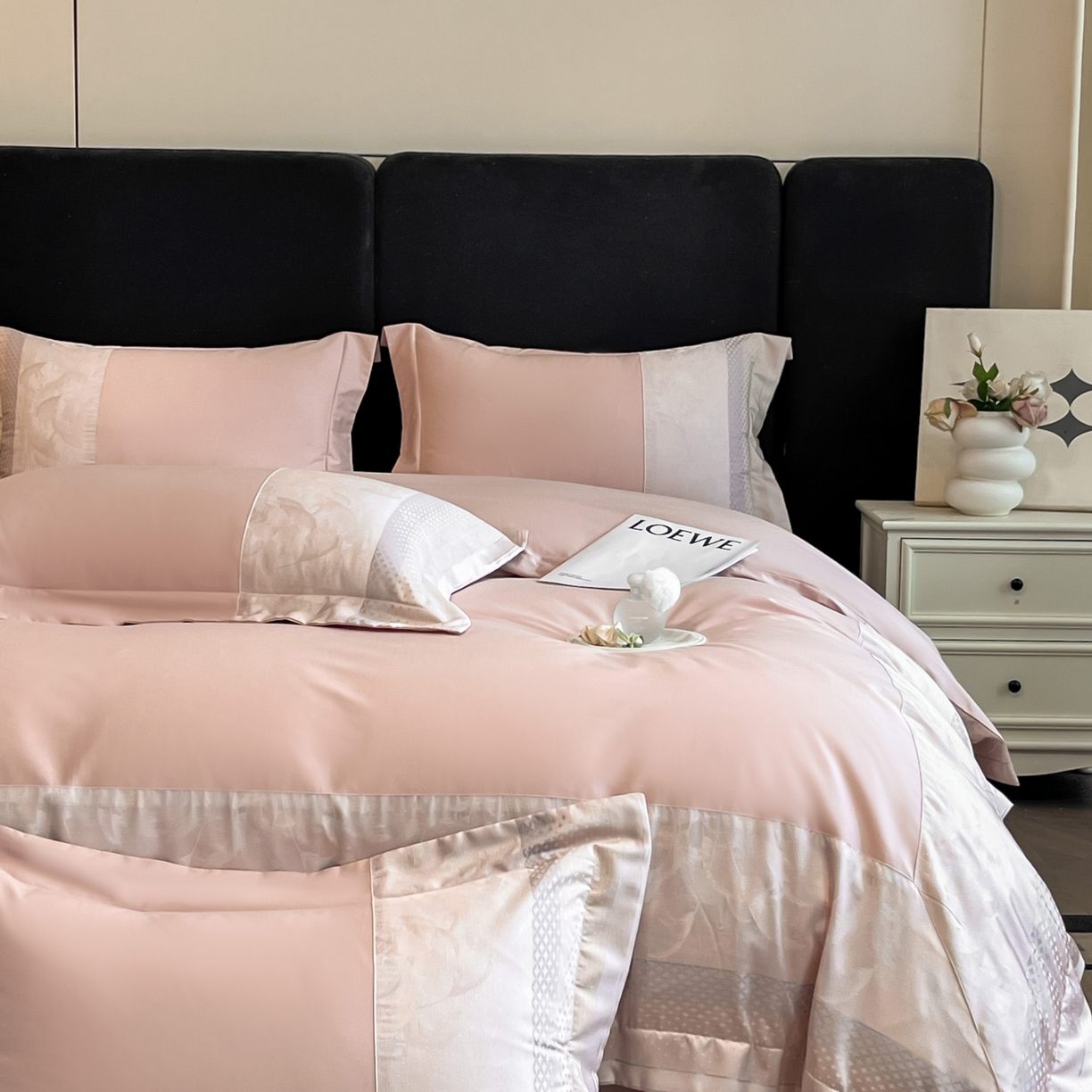 91家纺网 家纺一手货源 找家纺 博纳家纺 2025新款多色色织提花宽边高级简奢款纯棉四件套-山木花亭 山木花亭-粉玉