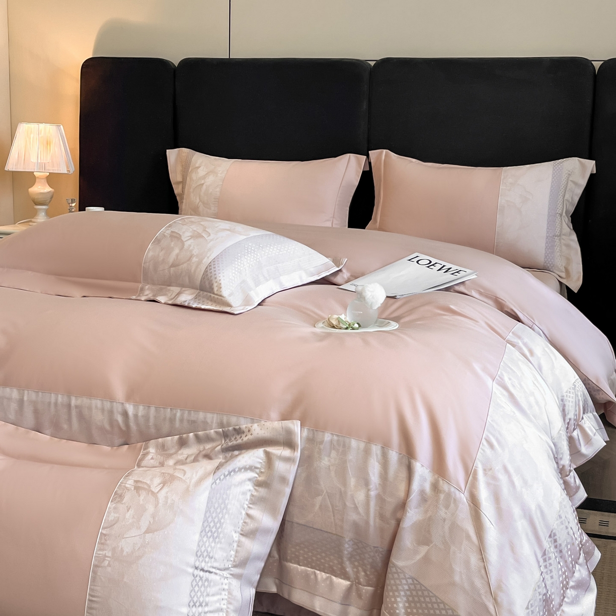 91家纺网 家纺一手货源 找家纺 博纳家纺 2025新款多色色织提花宽边高级简奢款纯棉四件套-山木花亭 山木花亭-粉玉