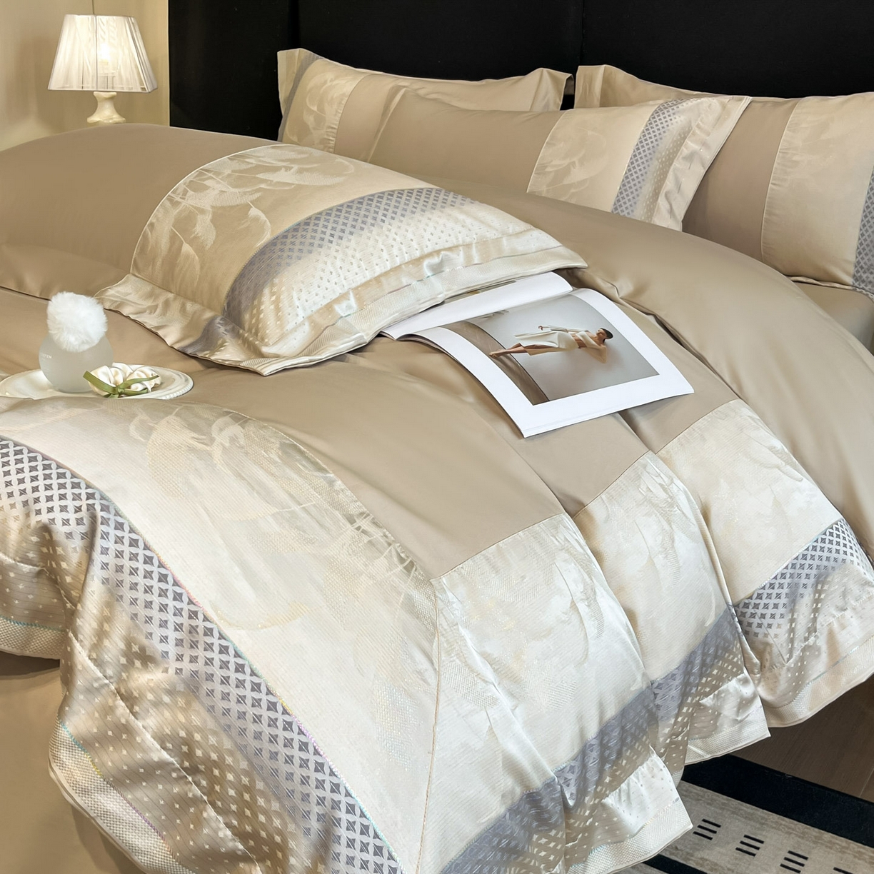 91家纺网 家纺一手货源 找家纺 博纳家纺 2025新款多色色织提花宽边高级简奢款纯棉四件套-山木花亭 山木花亭-香槟