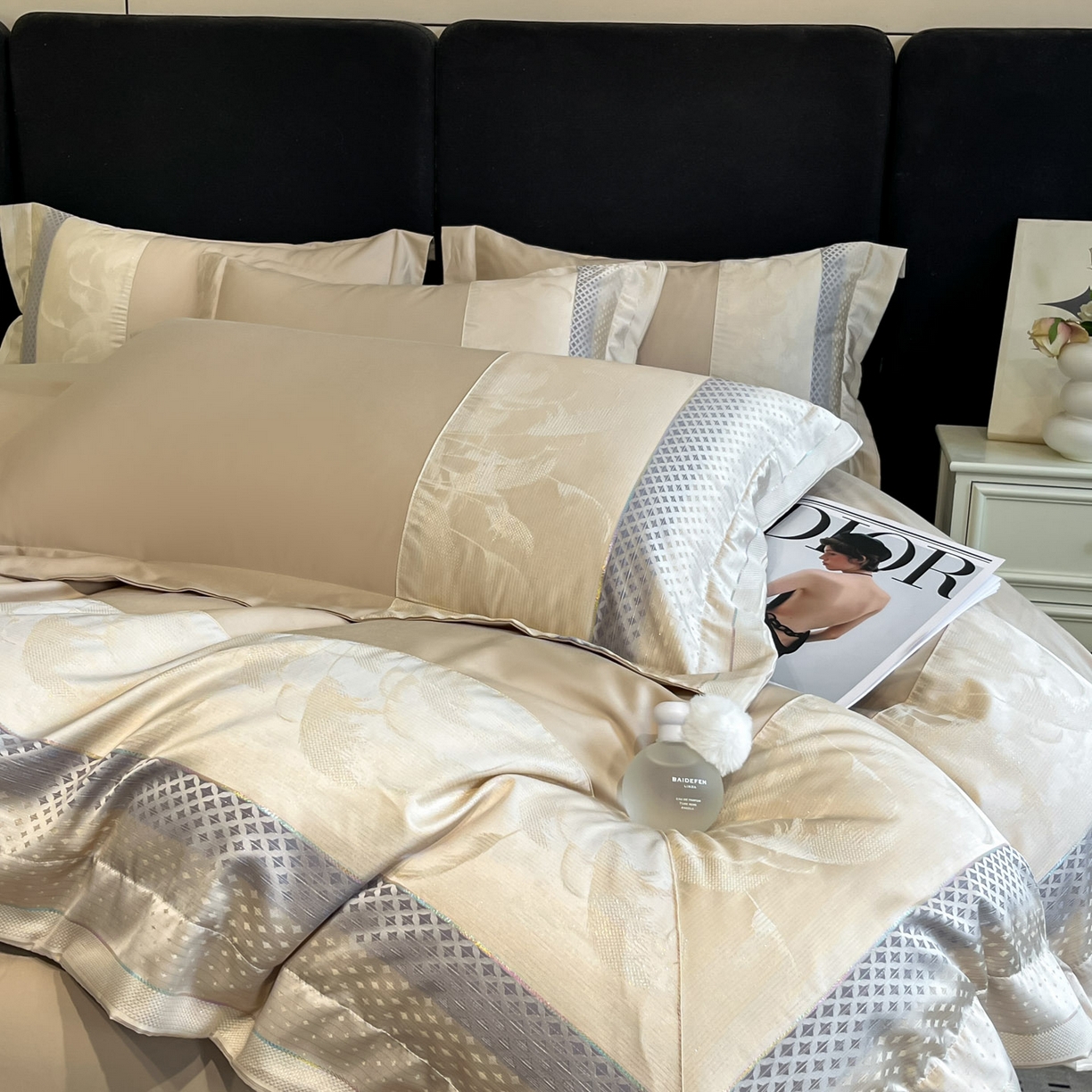 91家纺网 家纺一手货源 找家纺 博纳家纺 2025新款多色色织提花宽边高级简奢款纯棉四件套-山木花亭 山木花亭-香槟