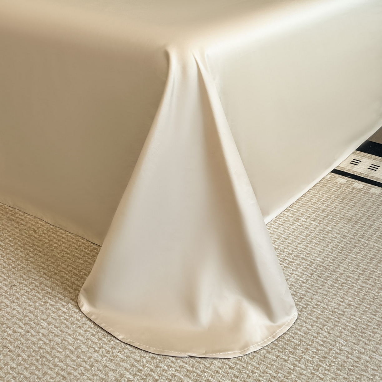 91家纺网 家纺一手货源 找家纺 博纳家纺 2025新款多色色织提花宽边高级简奢款纯棉四件套-山木花亭 山木花亭-香槟