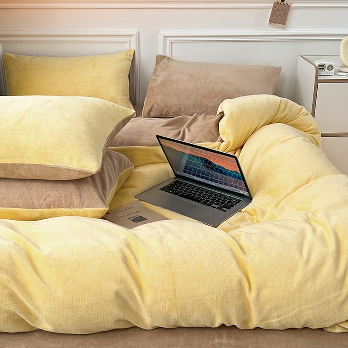 91家纺网 家纺一手货源 找家纺 居易简 2025秋冬新款ins风小红书高克重纯色双拼牛奶绒单被套三件套四件套系列 炭烤起司