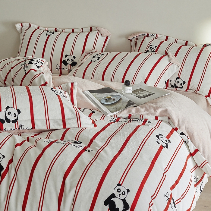 91家纺网 家纺一手货源 找家纺 （总）千朵森 2025新款网红印花牛奶绒四件套-熊猫系列-风格一