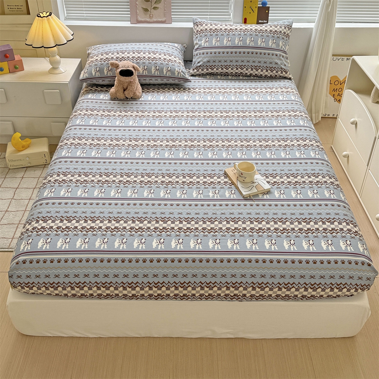 91家纺网 家纺一手货源 找家纺 名兮家居 2025新款亲肤舒适全棉纯棉磨毛印花床笠单床笠单品床笠单件床笠 蝴蝶结小狗-蓝