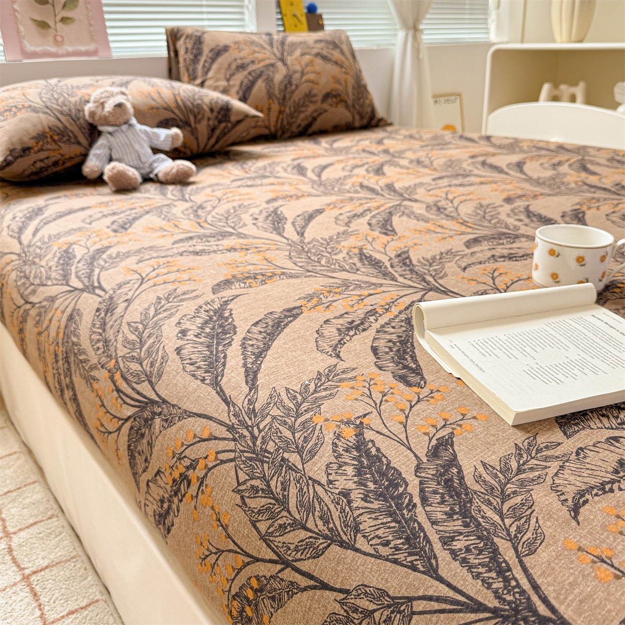 91家纺网 家纺一手货源 找家纺 名兮家居 2025新款亲肤舒适全棉纯棉磨毛印花床笠单床笠单品床笠单件床笠 繁叶流金-咖