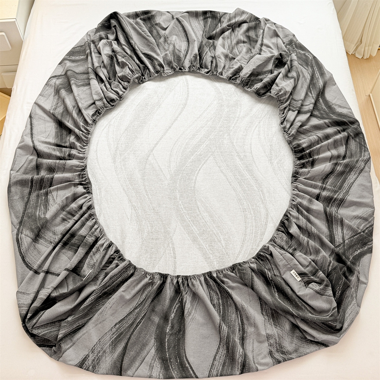 91家纺网 家纺一手货源 找家纺 名兮家居 2025新款亲肤舒适全棉纯棉磨毛印花床笠单床笠单品床笠单件床笠 律动