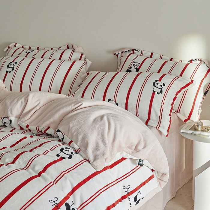91家纺网 家纺一手货源 找家纺 千朵森 2025新款网红印花牛奶绒四件套-熊猫系列-风格一 熊猫-西雅图