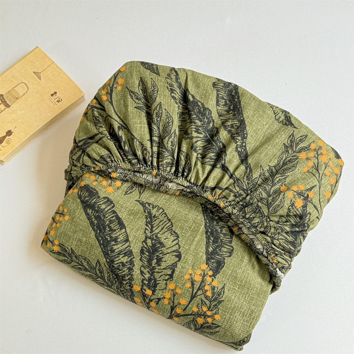 91家纺网 家纺一手货源 找家纺 名兮家居 2025新款亲肤舒适全棉纯棉磨毛印花床笠单床笠单品床笠单件床笠 繁叶流金-绿