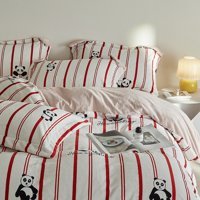91家纺网 家纺一手货源 找家纺 千朵森 2025新款网红印花牛奶绒四件套-熊猫系列-风格一 熊猫-西雅图