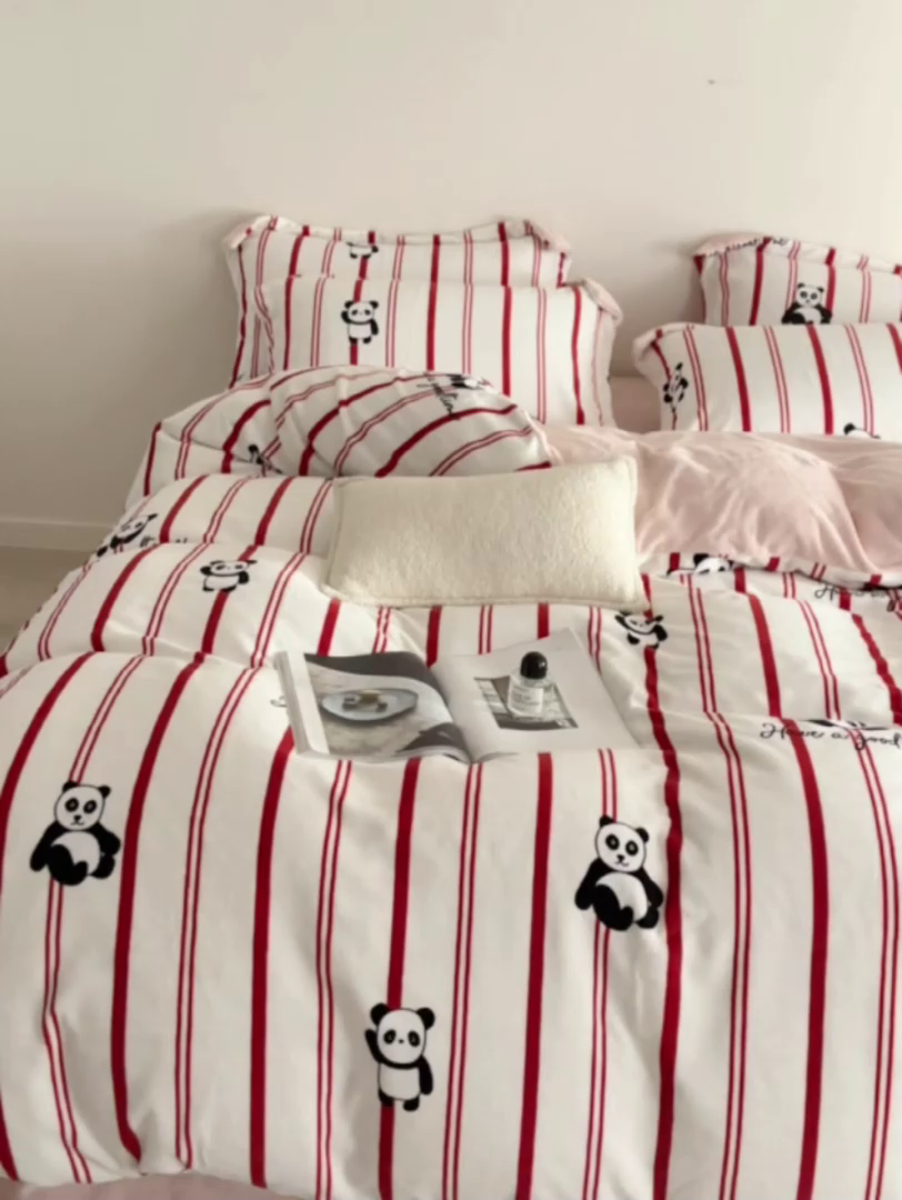 91家纺网 家纺一手货源 找家纺 千朵森 2025新款网红印花牛奶绒四件套-熊猫系列-风格一 熊猫-西雅图