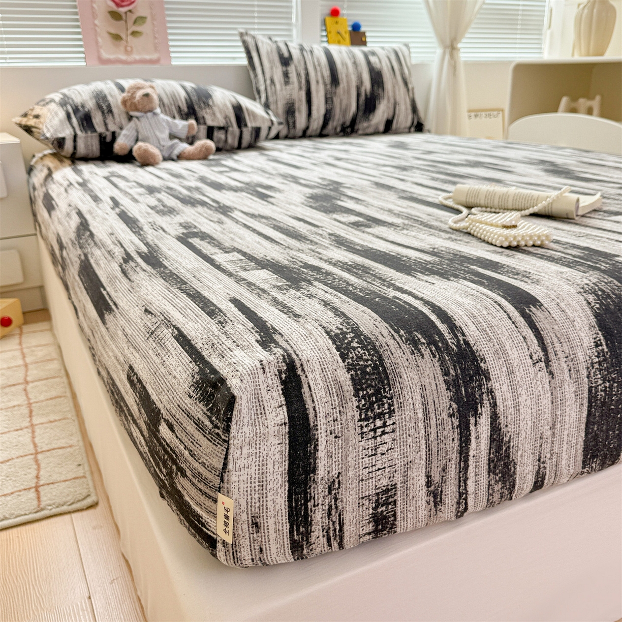 91家纺网 家纺一手货源 找家纺 名兮家居 2025新款亲肤舒适全棉纯棉磨毛印花床笠单床笠单品床笠单件床笠 墨痕