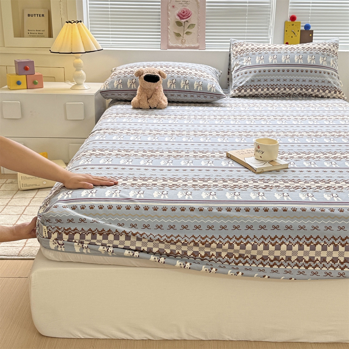 91家纺网 家纺一手货源 找家纺 名兮家居 2025新款亲肤舒适全棉纯棉磨毛印花床笠单床笠单品床笠单件床笠 蝴蝶结小狗-蓝