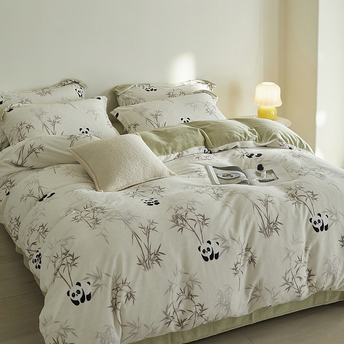 91家纺网 家纺一手货源 找家纺 千朵森 2025新款网红印花牛奶绒四件套-熊猫系列-风格一 熊猫-子初