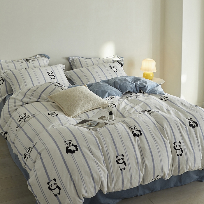 91家纺网 家纺一手货源 找家纺 千朵森 2025新款网红印花牛奶绒四件套-熊猫系列-风格一 熊猫-梵伊