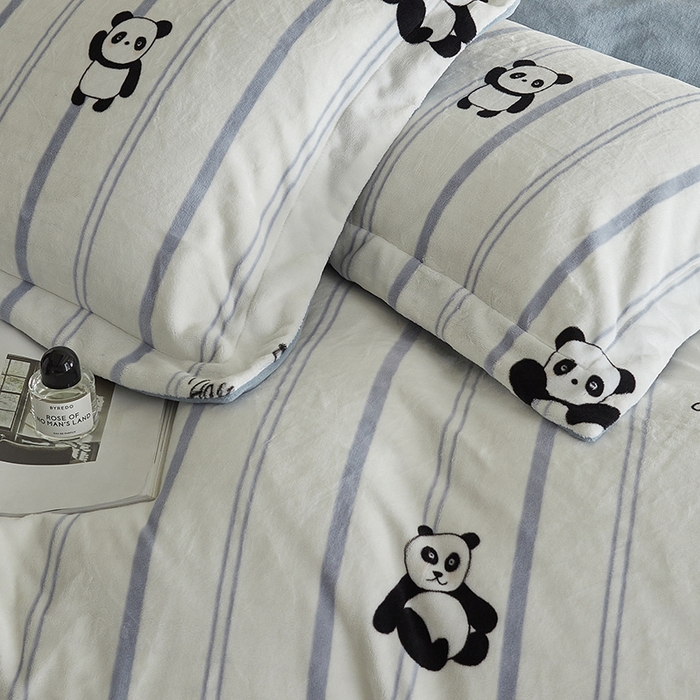 91家纺网 家纺一手货源 找家纺 千朵森 2025新款网红印花牛奶绒四件套-熊猫系列-风格一 熊猫-梵伊