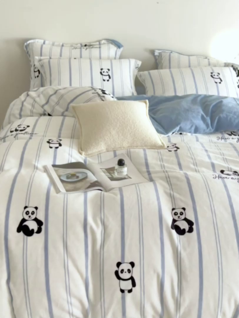 91家纺网 家纺一手货源 找家纺 千朵森 2025新款网红印花牛奶绒四件套-熊猫系列-风格一 熊猫-梵伊