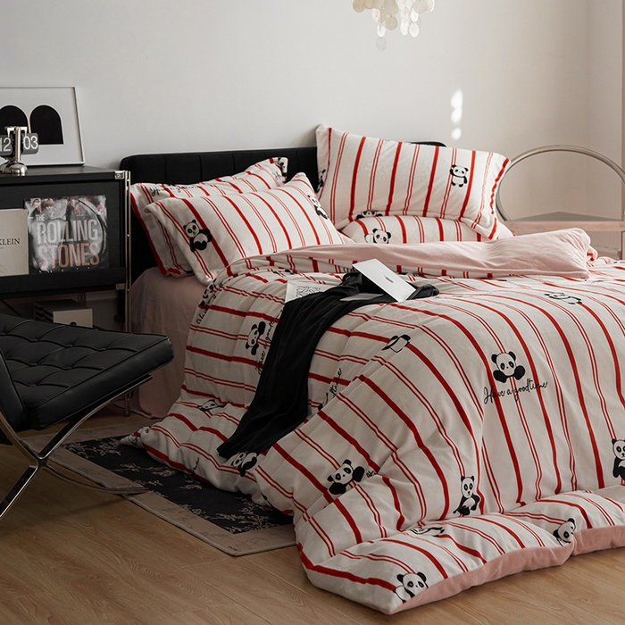 91家纺网 家纺一手货源 找家纺 （总）千朵森 2025新款网红印花牛奶绒四件套-熊猫系列-风格二