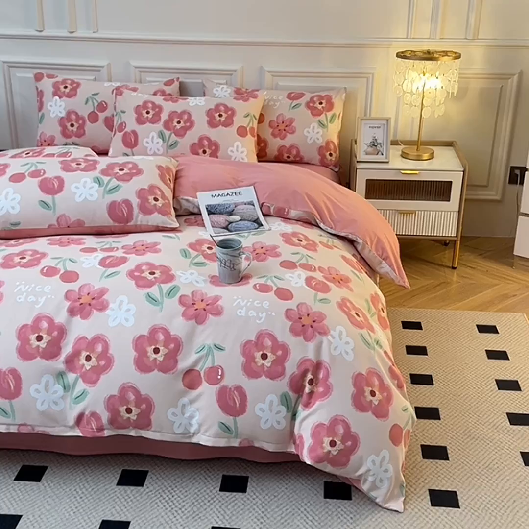 91家纺网 家纺一手货源 找家纺 宇彬家纺 2025直播热新款秋冬全棉精梳生态原棉印花加厚磨毛轻奢铂金单被套 芬妮（粉）