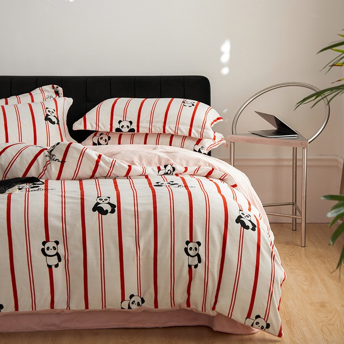 91家纺网 家纺一手货源 找家纺 千朵森 2025新款网红印花牛奶绒四件套-熊猫系列-风格二 熊猫-西雅图