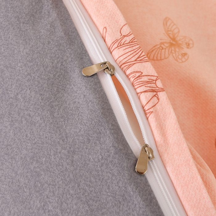 91家纺网 家纺一手货源 找家纺 宇彬家纺 2025直播热新款秋冬全棉精梳生态原棉印花加厚磨毛轻奢铂金单被套 风姿摇曳(粉)