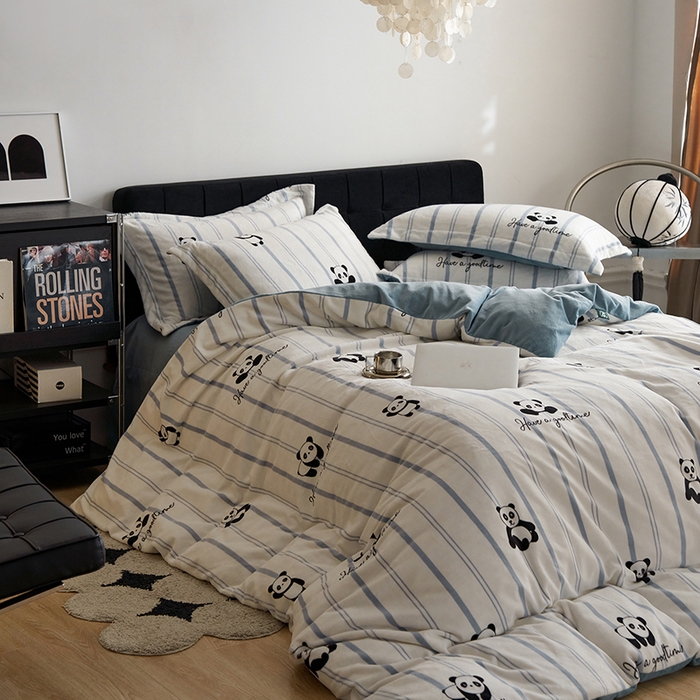 91家纺网 家纺一手货源 找家纺 千朵森 2025新款网红印花牛奶绒四件套-熊猫系列-风格二 熊猫-梵伊