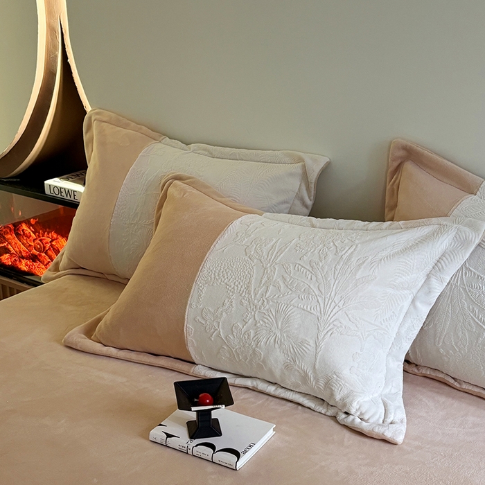 91家纺网 家纺一手货源 找家纺 （总）居易简 2025新款法式轻奢全消光牛奶绒雕花拼接刺绣四件套-丛林猎豹（含无纺布包装）