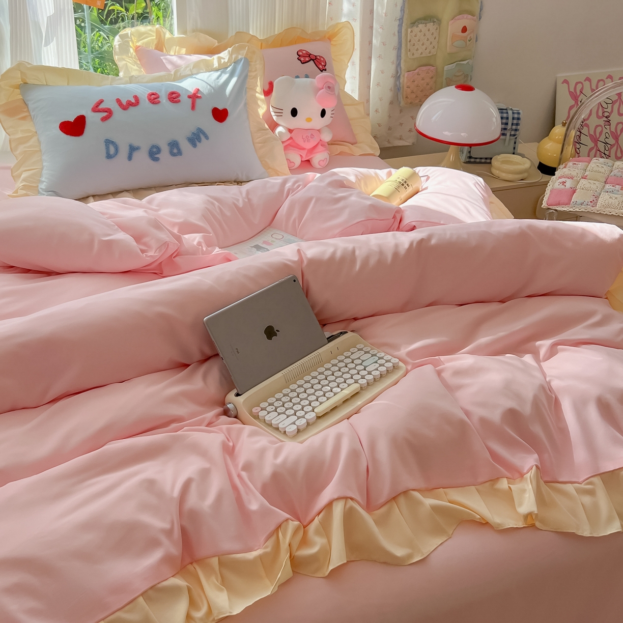 91家纺网 家纺一手货源 找家纺 （总）子钦2025新款奶油风毛巾绣云朵棉水洗棉花边床单床笠床裙四件套-丘比特