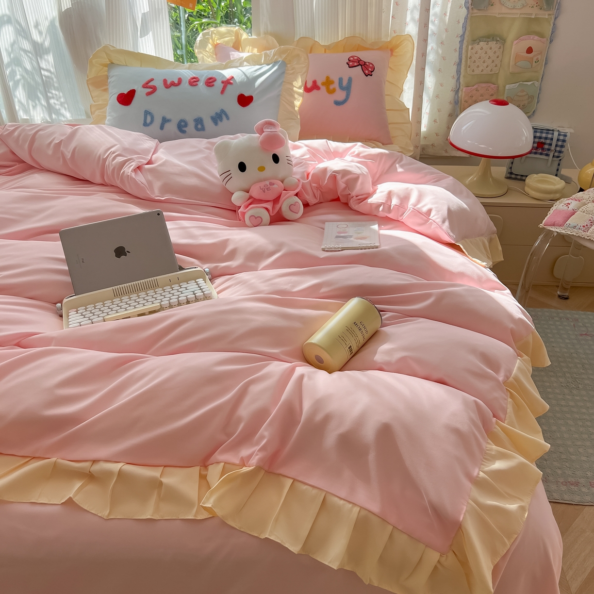 91家纺网 家纺一手货源 找家纺 （总）子钦2025新款奶油风毛巾绣云朵棉水洗棉花边床单床笠床裙四件套-丘比特