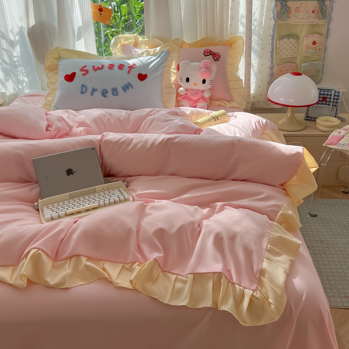 91家纺网 家纺一手货源 找家纺 （总）子钦2025新款奶油风毛巾绣云朵棉水洗棉花边床单床笠床裙四件套-丘比特