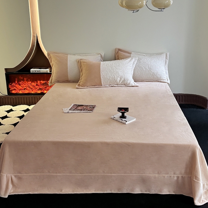 91家纺网 家纺一手货源 找家纺 居易简 2025新款法式轻奢全消光牛奶绒雕花拼接刺绣四件套-丛林猎豹（含无纺布包装） 丛林猎豹-摩卡棕