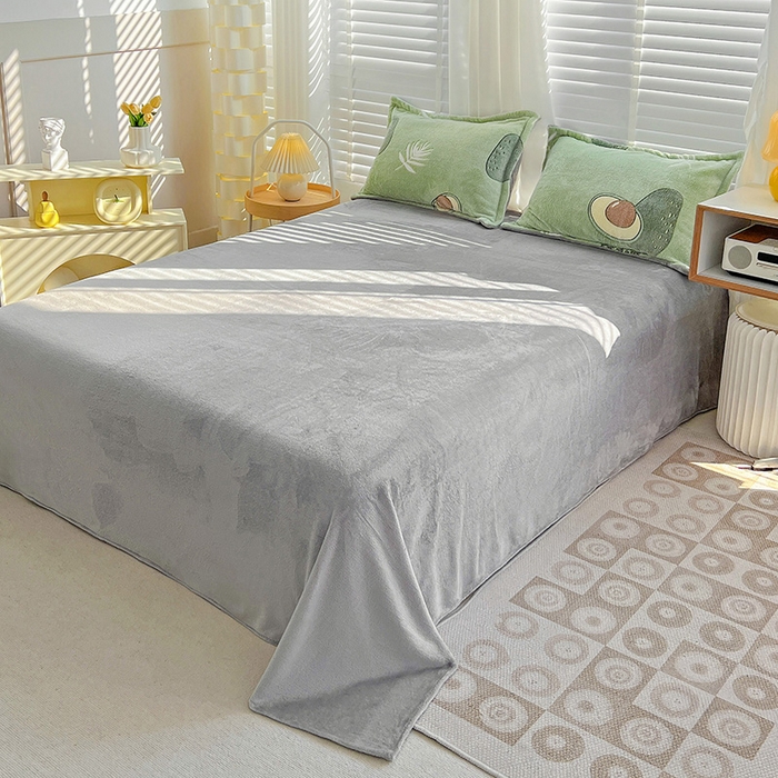 91家纺网 家纺一手货源 找家纺 居易简 2025秋冬新品立体雪花绒单被套牛奶绒法莱绒雕花绒兔毛卡通四件套学生季四件套 爱心牛油果