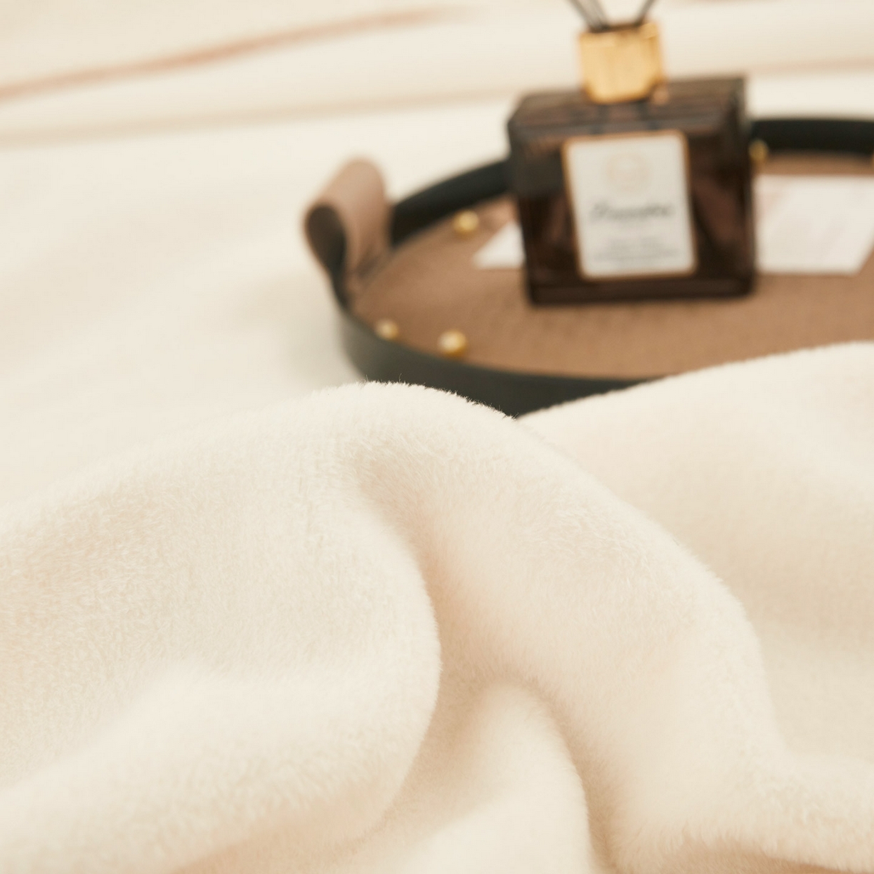 91家纺网 家纺一手货源 找家纺 悦织湾家纺 2025新款轻奢纯色仿羊绒毯单层双层保暖加厚秋冬毛毯盖毯毯子跨境专供 仿羊绒单层-奶白