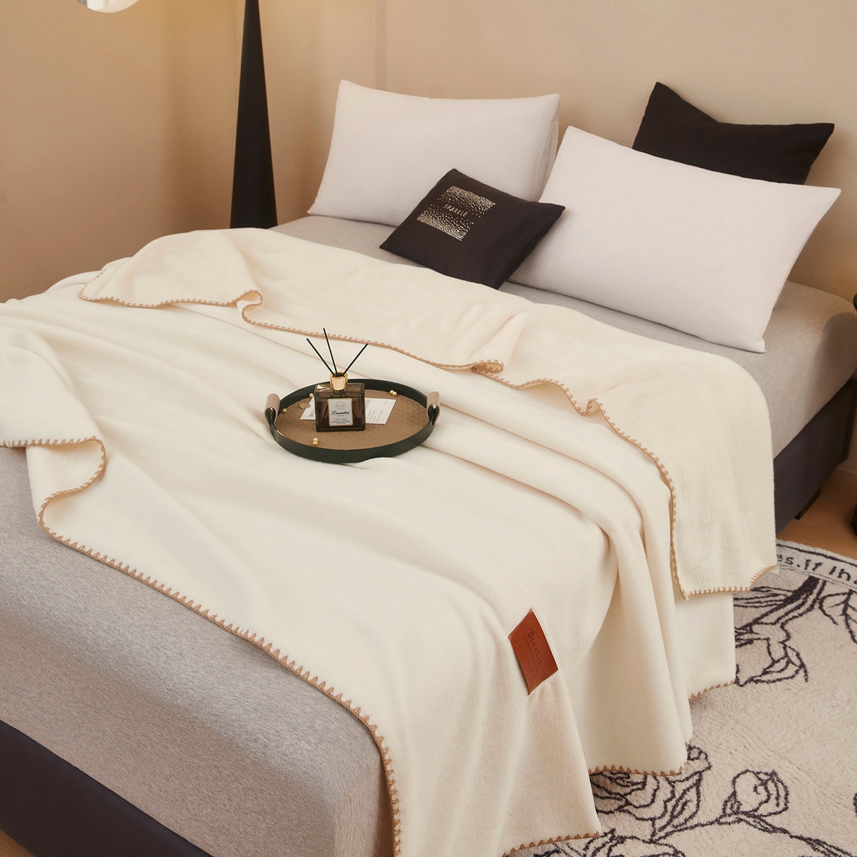 91家纺网 家纺一手货源 找家纺 悦织湾家纺 2025新款轻奢纯色仿羊绒毯单层双层保暖加厚秋冬毛毯盖毯毯子跨境专供 仿羊绒单层-奶白