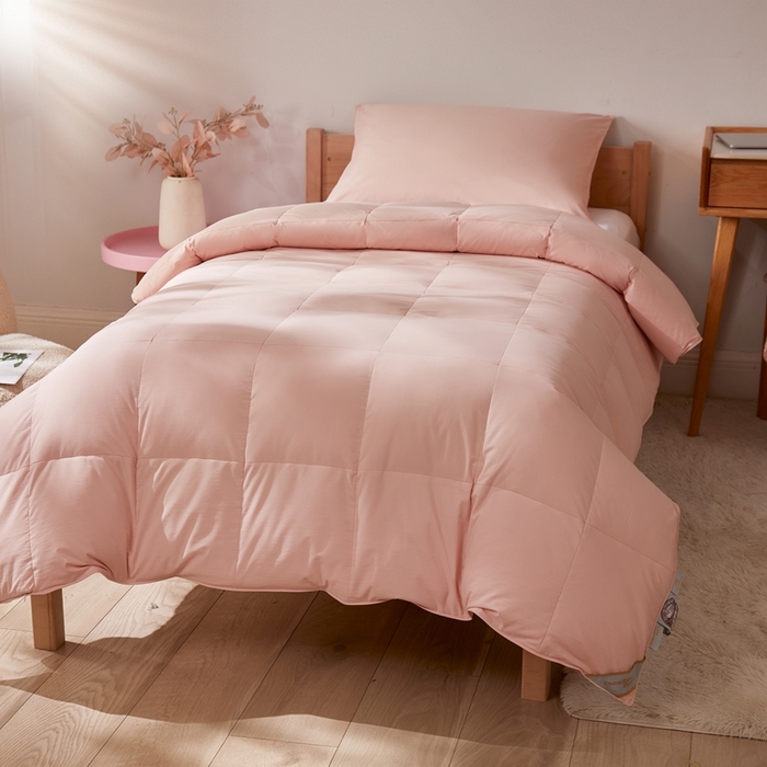 91家纺网 家纺一手货源 找家纺 圣梦莱羽绒家纺 2025新款羽绒被A类可水洗90鸭绒被可裸睡春秋被四季被地暖被被子被芯 单人羽绒四季被（粉）