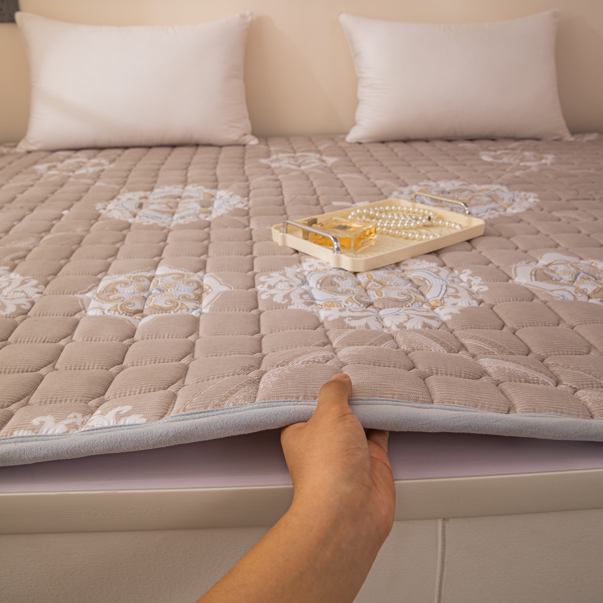 91家纺网 家纺一手货源 找家纺 （总）手艺人家纺 2025新款新格子水洗棉夹棉炕盖垫子床垫床褥子