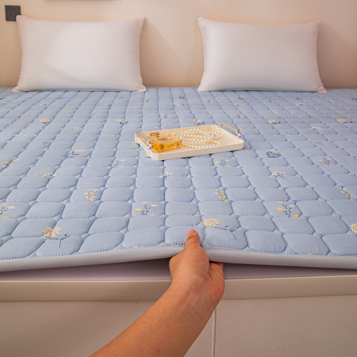 91家纺网 家纺一手货源 找家纺 （总）手艺人家纺 2025新款新格子水洗棉夹棉炕盖垫子床垫床褥子