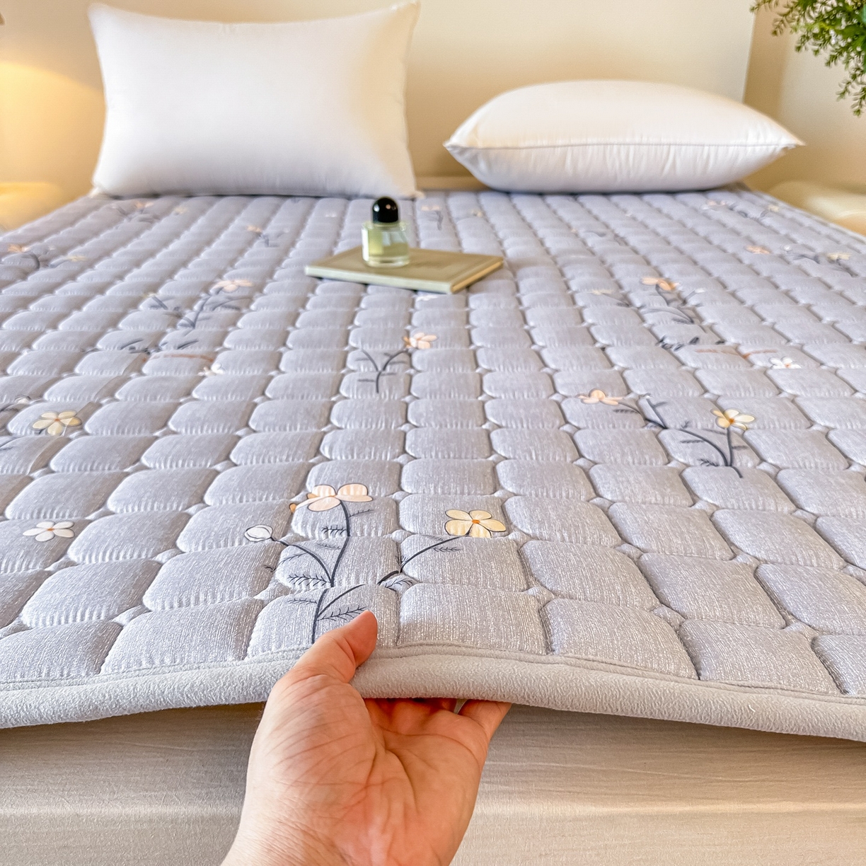 91家纺网 家纺一手货源 找家纺 （总）手艺人家纺 2025新款新格子水洗棉夹棉炕盖垫子床垫床褥子