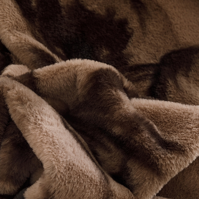 91家纺网 家纺一手货源 找家纺 悦然毛巾被 2025新款复合毯休闲兔毛绒提花印花工艺盖毯 墨花卧语