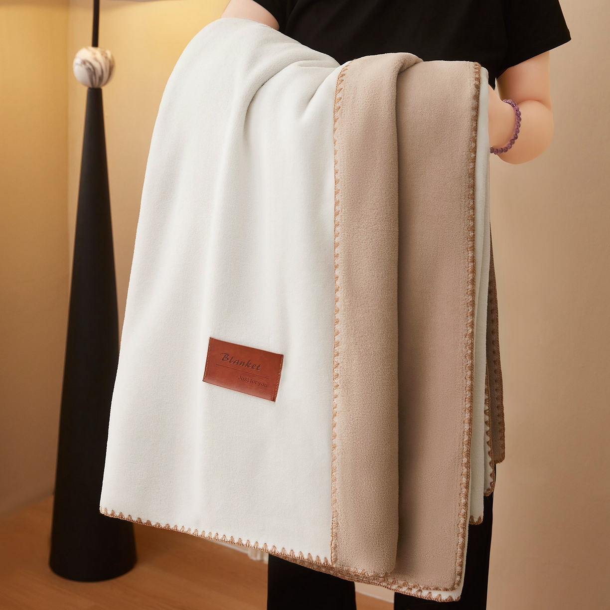 91家纺网 家纺一手货源 找家纺 悦织湾家纺 2025新款轻奢纯色仿羊绒毯单层双层保暖加厚秋冬毛毯盖毯毯子跨境专供仿羊绒双层-白-咖