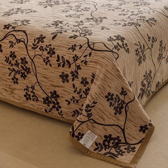 91家纺网 家纺一手货源 找家纺 悦然毛巾被 2025新款复合毯休闲兔毛绒提花印花工艺盖毯 花藤织梦